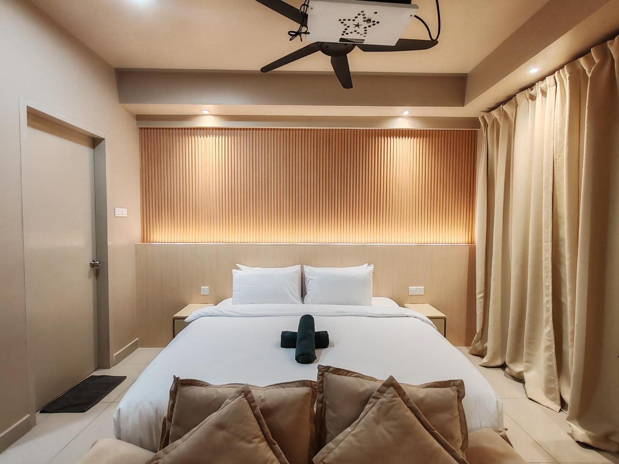 Luxury Couple Suites L Free Netflix L Massage Chair L Bathtub L Wifi 200Mbps L Town Area Bali Residence Malacca Kamer foto