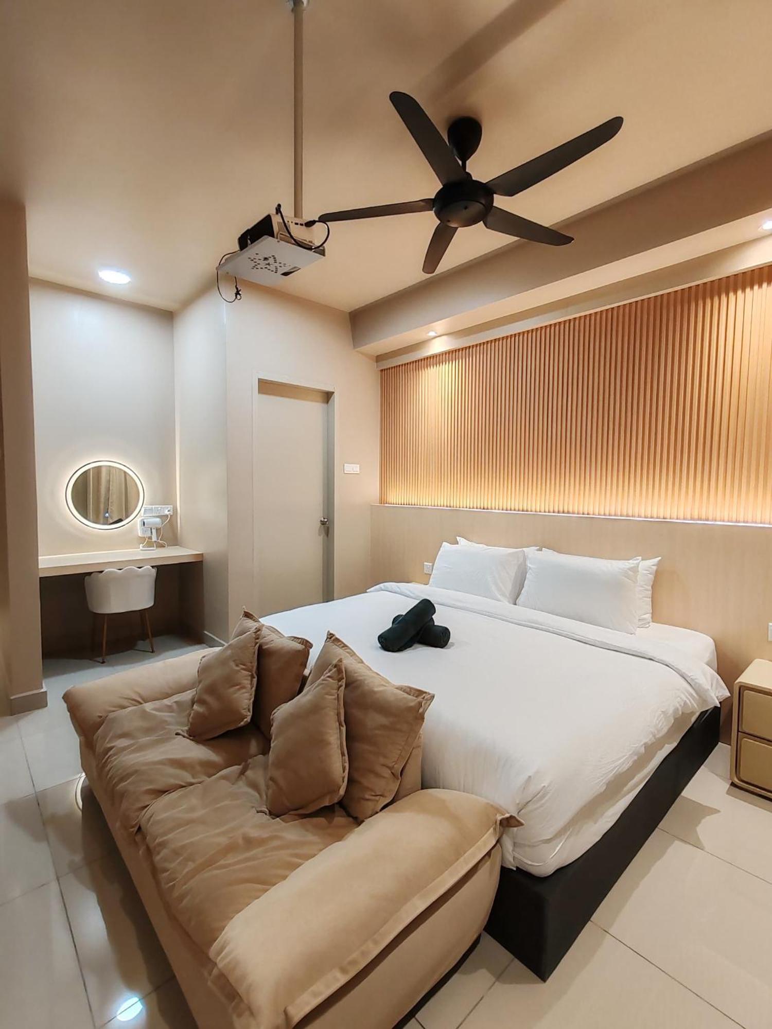Luxury Couple Suites L Free Netflix L Massage Chair L Bathtub L Wifi 200Mbps L Town Area Bali Residence Malacca Buitenkant foto