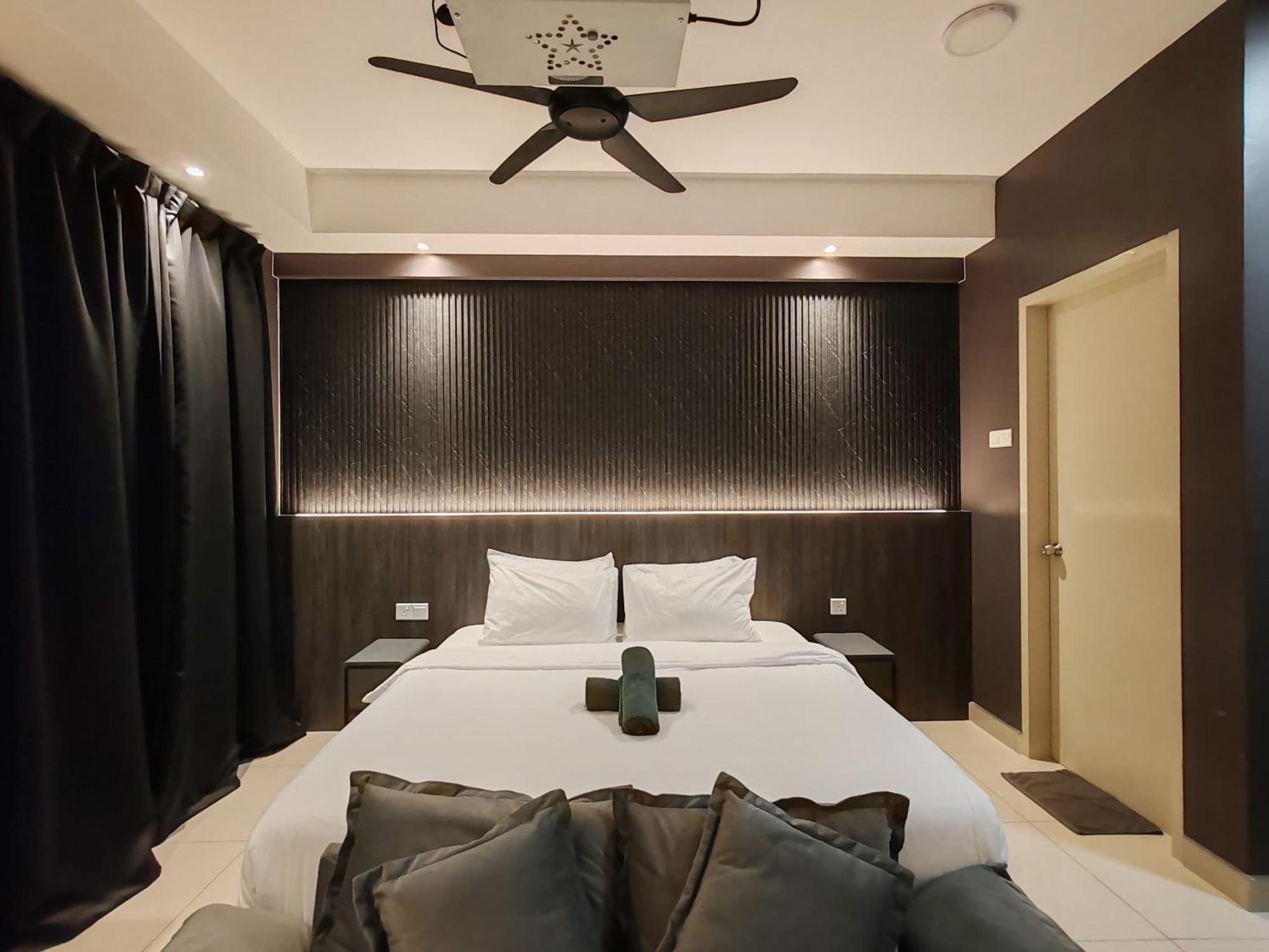 Luxury Couple Suites L Free Netflix L Massage Chair L Bathtub L Wifi 200Mbps L Town Area Bali Residence Malacca Buitenkant foto